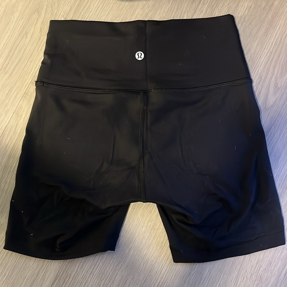 lululemon high waist wunder biker shorts - Picture 2 of 4